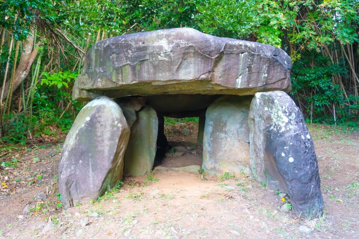 「古墳って実はおもしろい！」古墳シンガー・まりこふんと行く壱岐の古墳の魅力に触れる旅