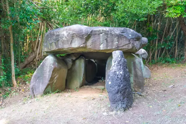 「「古墳って実はおもしろい！」古墳シンガー・まりこふんと行く壱岐の古墳の魅力に触れる旅」の画像