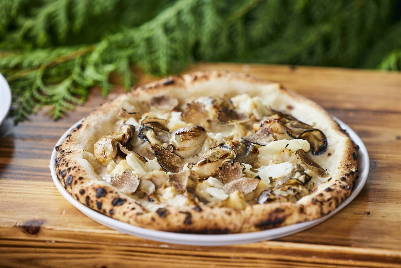 フレッシュ苺も食べ放題！約15種類のスイーツがそろう「XEX 冬のストロベリーブッフェ」開催