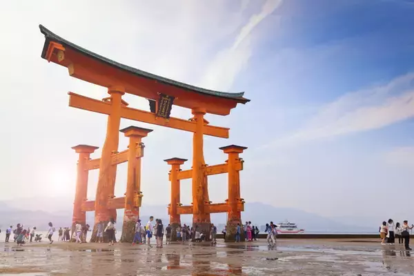 「【クルーズ船だから移動時間も充実】函館・金沢・釜山など5つの都市を巡る12日間「ピースボート 日本一周クルーズ 2027年夏」」の画像