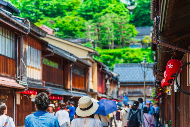 【クルーズ船だから移動時間も充実】函館・金沢・釜山など5つの都市を巡る12日間「ピースボート 日本一周クルーズ 2027年夏」