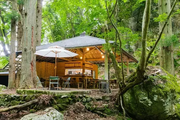 「夏でも涼しい山乗渓谷でそうめん流し！「涼水亭」がメニューを増やし営業中｜岡山県」の画像