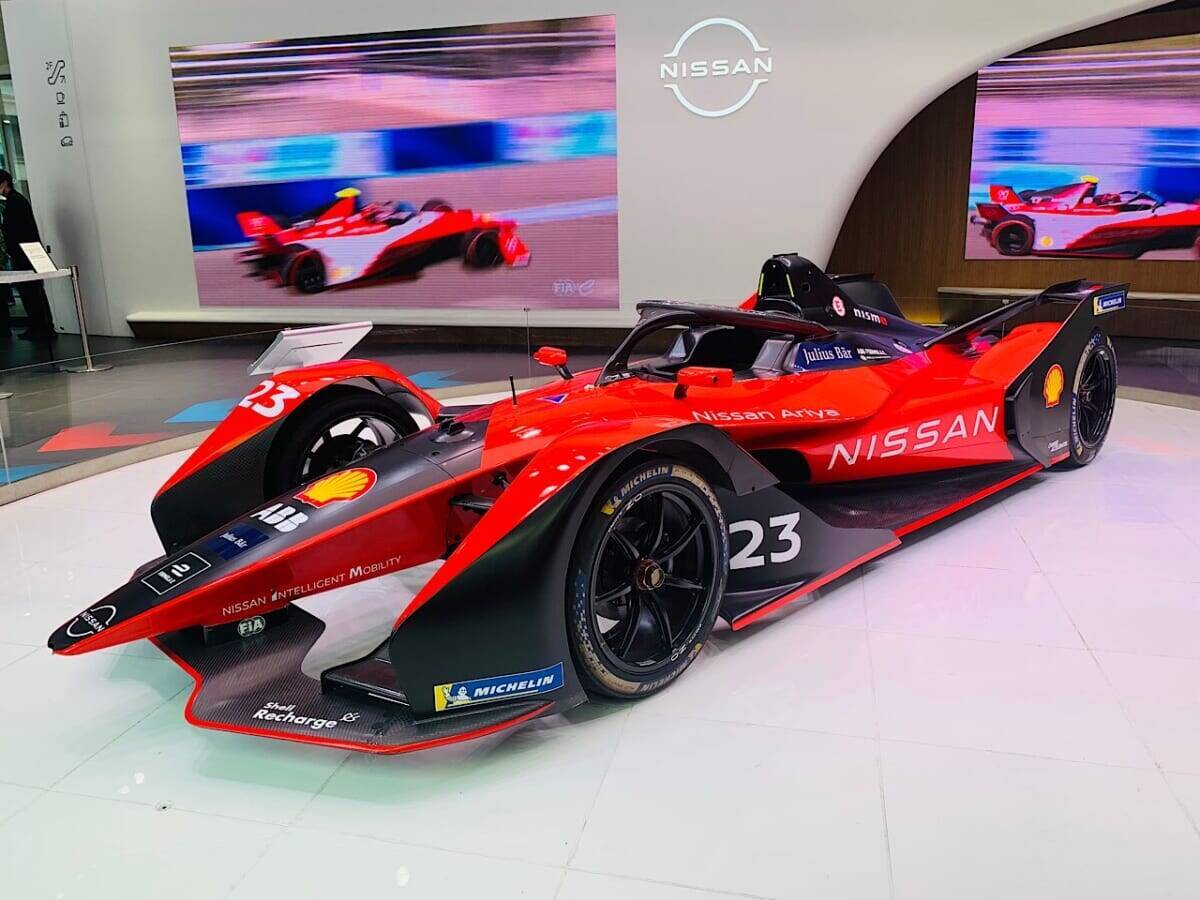 【銀座で無料で体験！】レーシングシミュレーターからSNS映えするパワーセルフィーまで「NISSAN FORMULA E PARK」