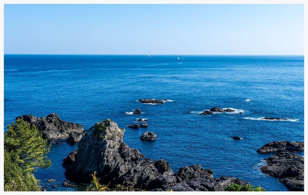 本州最南端の町・和歌山串本町には何がある？潮風に誘われて海辺の果てを旅する