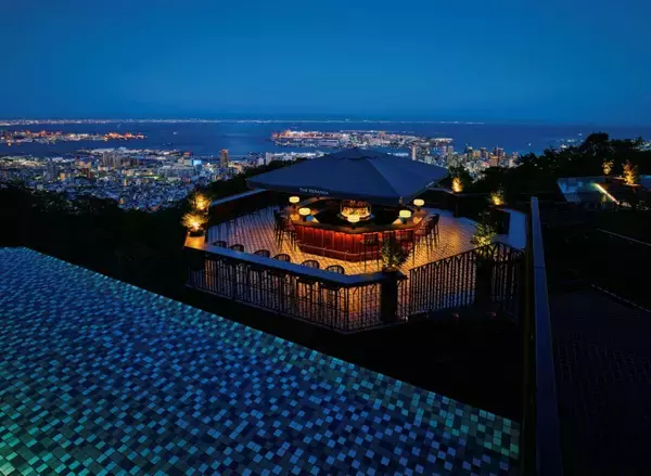 夏の夜景やイルミネーションを満喫！絶景カフェテラス「ザ・ヴェランダ神戸」サンセット＆ナイト営業を開催中｜神戸布引ハーブ園