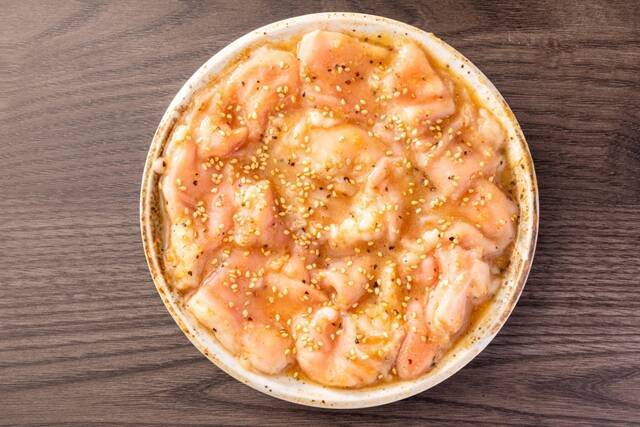 黒毛和牛のタン1本を余すことなく味わえる新メニュー登場！大阪の焼肉店「牛次郎」にて