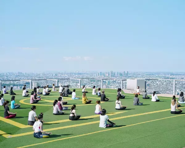 「絶景の渋谷スカイで朝活イベント！「Morning Activity ROOFTOP YOGA & MEDITATION」チケット販売スタート」の画像