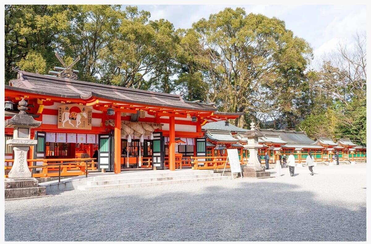 一生に一度は歩くべき世界遺産。自然と神話が息づく熊野古道でご利益を賜る巡礼の旅