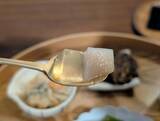 「【千駄木の古民家カフェ「雨音茶寮」とフレシャスがコラボ！】こだわり抜いたのは“水”みずしさ！夏季限定の冷茶と和菓子が登場」の画像16