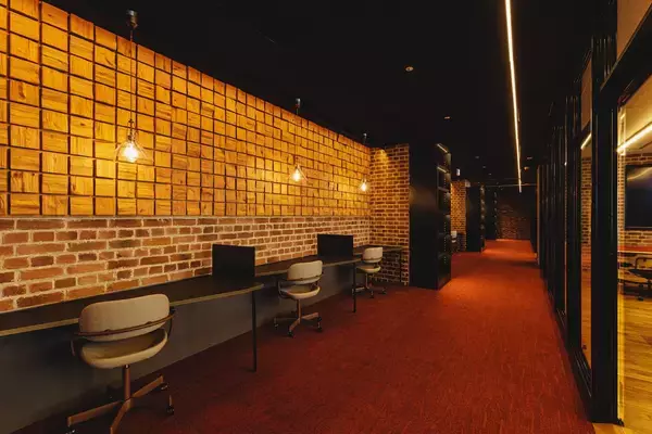 「【イギリス名門大学の学位を日本で取得できる】ゲームセンターみたいな教室も！革新的な留学が叶う「SAK University 東京イノベーションキャンパス」開校」の画像