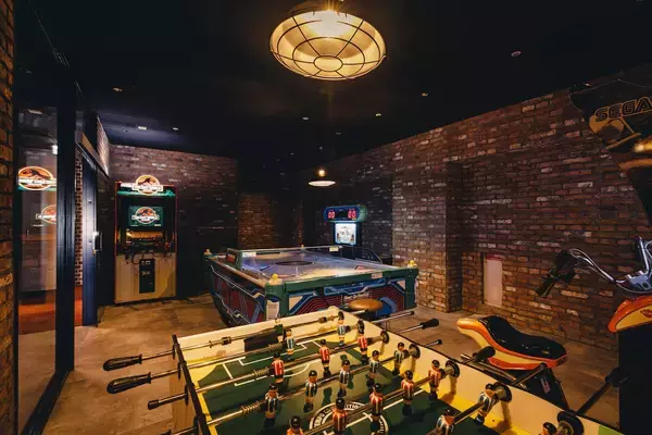 「【イギリス名門大学の学位を日本で取得できる】ゲームセンターみたいな教室も！革新的な留学が叶う「SAK University 東京イノベーションキャンパス」開校」の画像