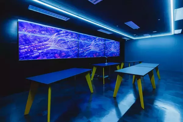 「【イギリス名門大学の学位を日本で取得できる】ゲームセンターみたいな教室も！革新的な留学が叶う「SAK University 東京イノベーションキャンパス」開校」の画像