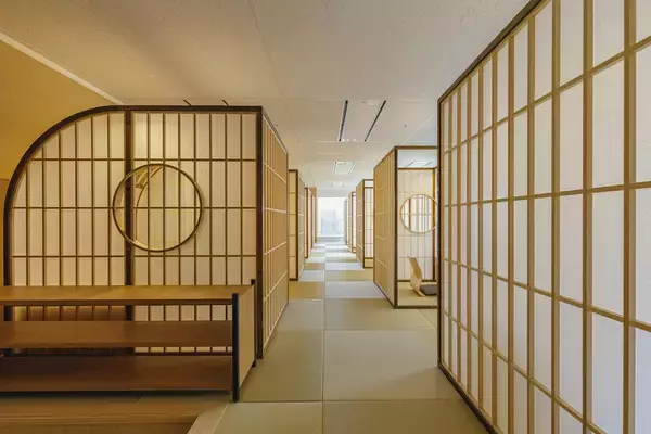 「【イギリス名門大学の学位を日本で取得できる】ゲームセンターみたいな教室も！革新的な留学が叶う「SAK University 東京イノベーションキャンパス」開校」の画像