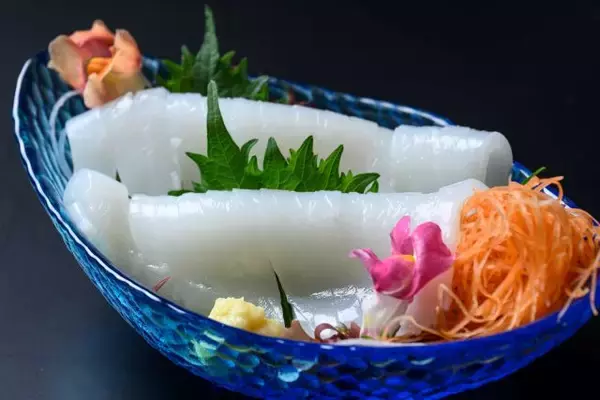 「【1人でイカ2杯を食べ比べ】秋の宿泊プラン「旬のアオリイカ＆京丹後イカ漁火」登場｜京都・夕日ヶ浦温泉 海舟」の画像