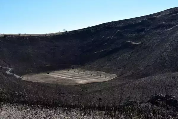 「【大室山の山焼き】年に一度の風物詩！山を丸ごと焼き上げる伝統行事｜静岡県伊東市」の画像