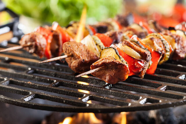 【夏限定ナイターBBQ】大阪・浜寺公園＆長居公園で楽しむ！4名以上で花火プレゼントも