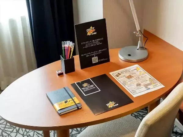 「快適さイナズマ級!?聖地で「ブラックサンダー」と泊まるコンセプトルーム登場」の画像