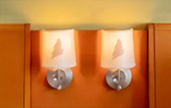 「快適さイナズマ級!?聖地で「ブラックサンダー」と泊まるコンセプトルーム登場」の画像