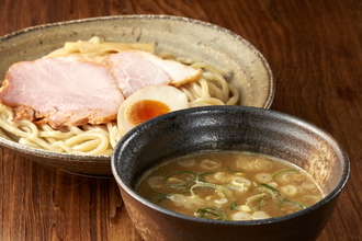 【100日間連続開催のフードフェス】「東京カレー万博」「大つけ麺博」「町中華と餃子フェス」など｜新宿・大久保公園