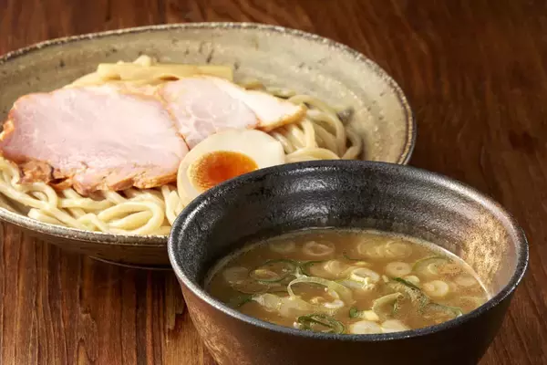 【100日間連続開催のフードフェス】「東京カレー万博」「大つけ麺博」「町中華と餃子フェス」など｜新宿・大久保公園
