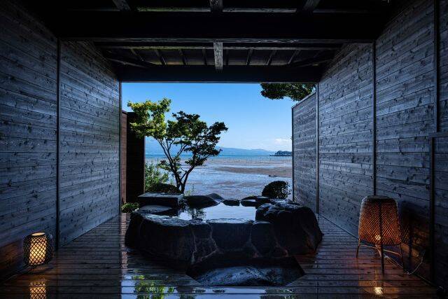 日本の小宿10選に認定！オーシャンビューと絶景サウナの宿「太良嶽（たらだけ）温泉 蟹御殿」｜佐賀県
