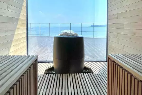 「日本の小宿10選に認定！オーシャンビューと絶景サウナの宿「太良嶽（たらだけ）温泉 蟹御殿」｜佐賀県」の画像