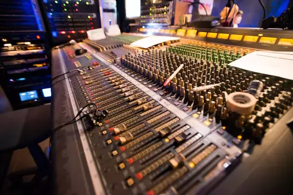 「【映画予告編でわかる国民性の違い】日米『アナと雪の女王』を比較！ヒットの秘密を握る「ADR」「感情曲線」とは？」の画像