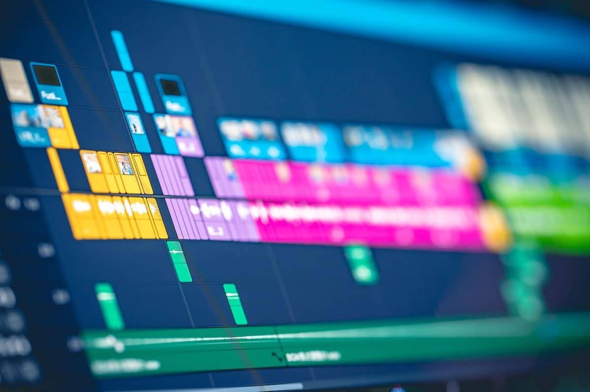 【映画予告編でわかる国民性の違い】日米『アナと雪の女王』を比較！ヒットの秘密を握る「ADR」「感情曲線」とは？