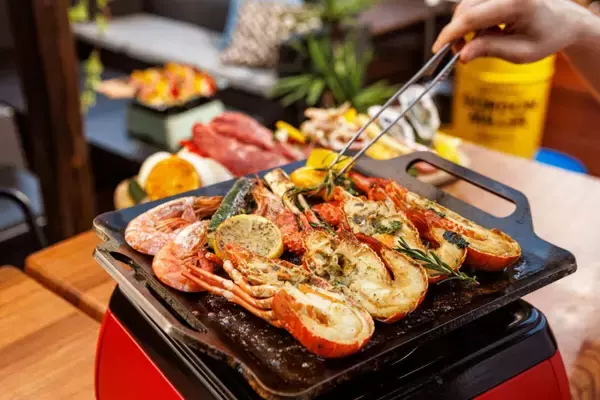 姫路駅前すぐ！手ぶらで行けるBBQビアガーデン「姫路ビアガーデン BBQテラス」がオープン