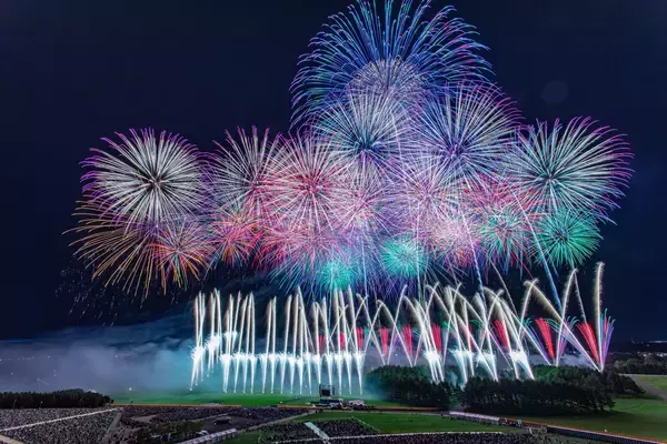 【北海道芸術花火2026】約50分間ノンストップ！9月5日にモエレ沼公園で開催