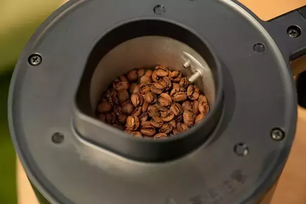 「希少な沖縄産のコーヒーに魅せられる！ネスカフェ 原宿で貴重なコーヒー焙煎体験に挑戦」の画像