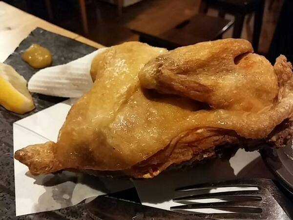 ハッピーアワーはドリンク１９９円 丸鶏素揚げが名物 はれるや横浜本店 17年3月15日 エキサイトニュース