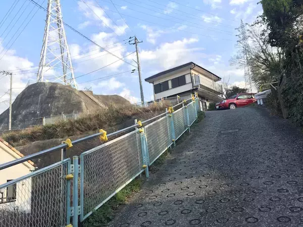 「横須賀の山の上に佇む超隠れ家カフェ「ツキコヤ」現地ルポ」の画像