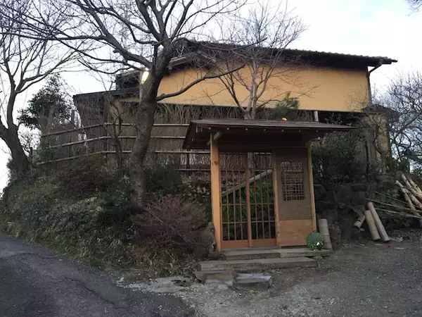 「横須賀の山の上に佇む超隠れ家カフェ「ツキコヤ」現地ルポ」の画像