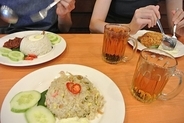 【東南アジアの食事マナー】スプーンとフォークでいただきます！