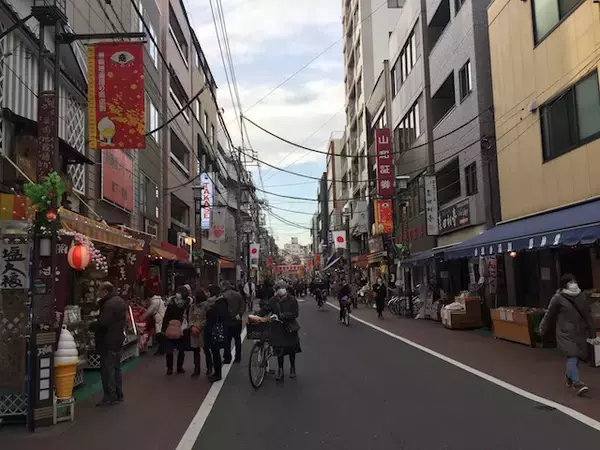「おばあちゃんでなくても楽しめる！懐かしさあふれる巣鴨地蔵通り商店街」の画像