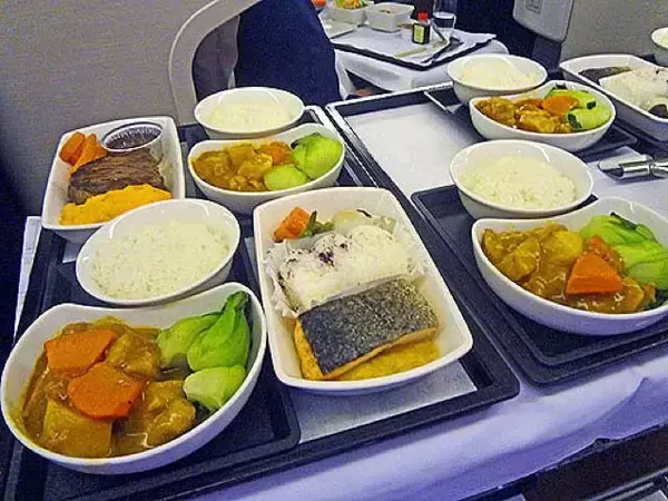「ビジネスクラス機内食レポ。キャセイパシフィック航空「羽田～香港」」の画像