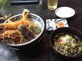 「丼からはみ出るほどの海老天がうれしい。大人の極上の蕎麦屋「青山 川上庵」」の画像5