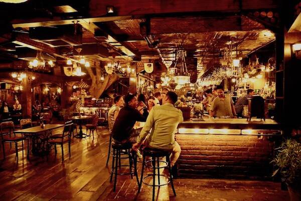 バリ島在住者がおすすめする スミニャックのおしゃれナイトスポット３選 17年11月11日 エキサイトニュース