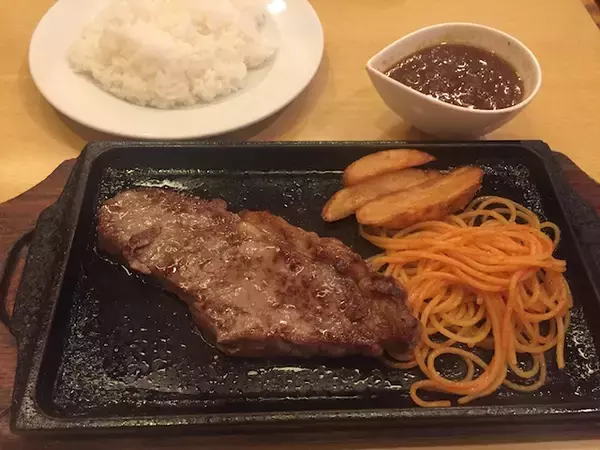 「【新宿】古き良き昭和の面影が漂う、昭和の洋食の味「ビフテキ家あづま」」の画像