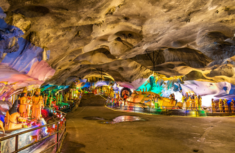 巨大でカラフルで神秘的。いろいろスゴい聖地、バトゥ洞窟【マレーシア】