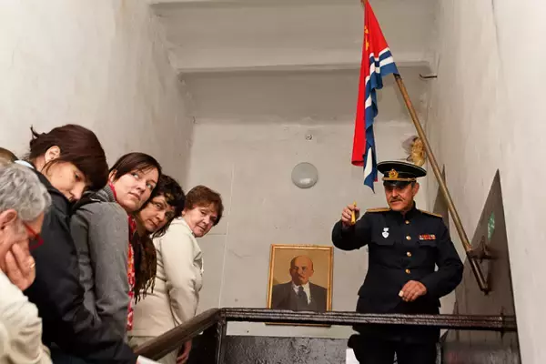 「大人気観光スポット！囚人として泊まるラトビアの刑務所ホテル【脱獄ゲームも】」の画像