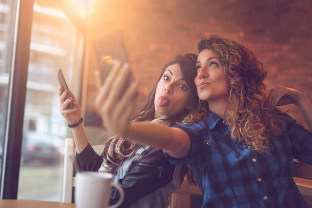 日本人はメイク下手 海外セレブに流行中の整形並みメイク術 17年10月10日 エキサイトニュース