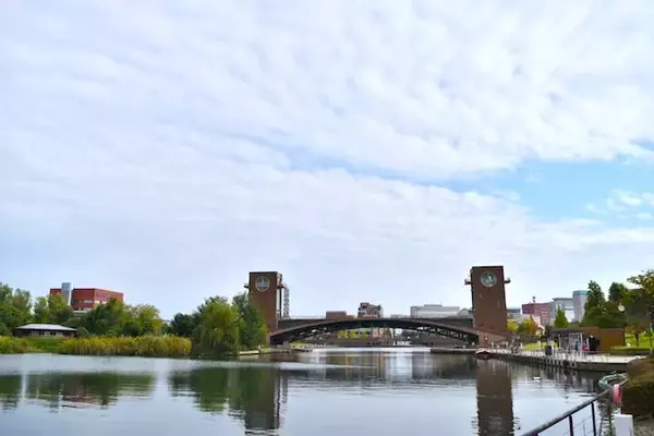 「船も美術館も花火も「世界一美しいスタバ」も！富山No.1の観光地環水公園ガイド」の画像