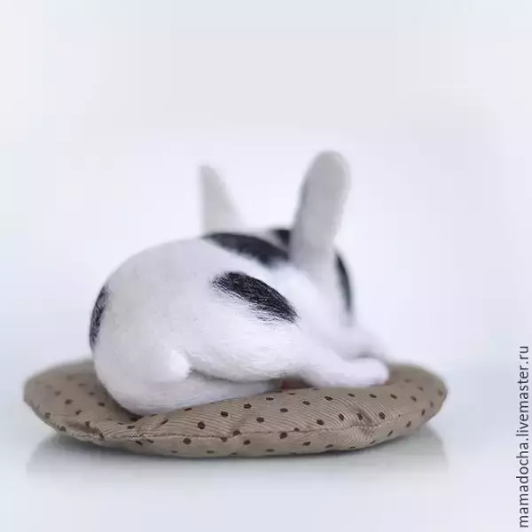 「うるうるおめめで見つめられたい！ロシア生まれの可愛いぬいぐるみ」の画像