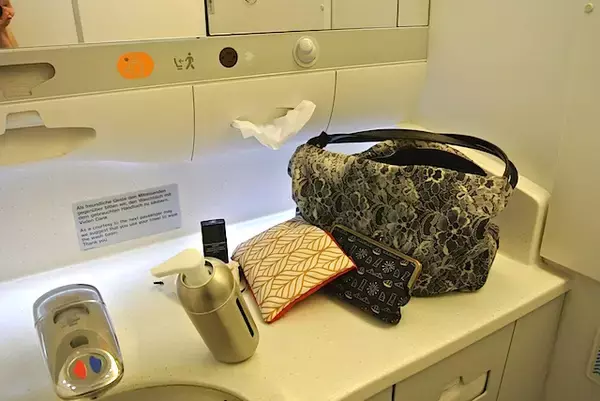 「【機内食で世界巡り】ミュンヘン〜東京羽田「ルフトハンザドイツ航空」エコノミークラス」の画像