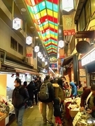 京都の台所「錦市場」で食べ歩き！絶対にハズせないおすすめグルメ７選