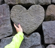 揺るがぬ愛を求めるあなたに。石や岩のハートのパワースポットおすすめ７選