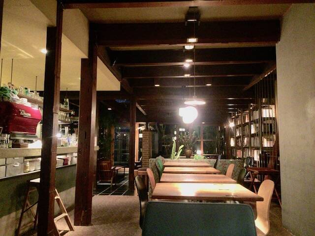 京都の夜がもっと楽しくなる！居心地抜群のブックカフェ「Cafe Bibliotic Hello!」