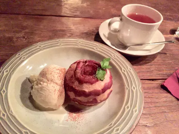 「京都の夜がもっと楽しくなる！居心地抜群のブックカフェ「Cafe Bibliotic Hello!」」の画像